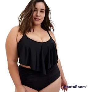 TORRID BLACK WIRELESS V FLOUNCE BIKINI TOP SIZE 0 GENTLY WORN SWIMWEAR